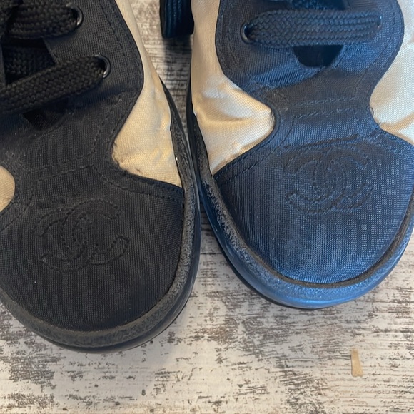 Vintage Chanel Sneakers - Picture 12 of 15